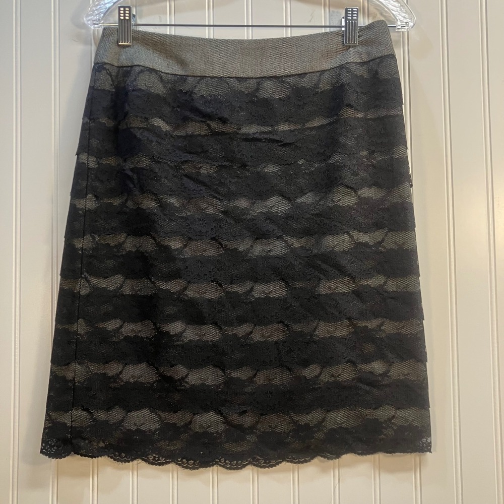 Sharagano Studio Grey Black Tiered Lace Pencil Skirt Size 4 Victorian Goth EUC